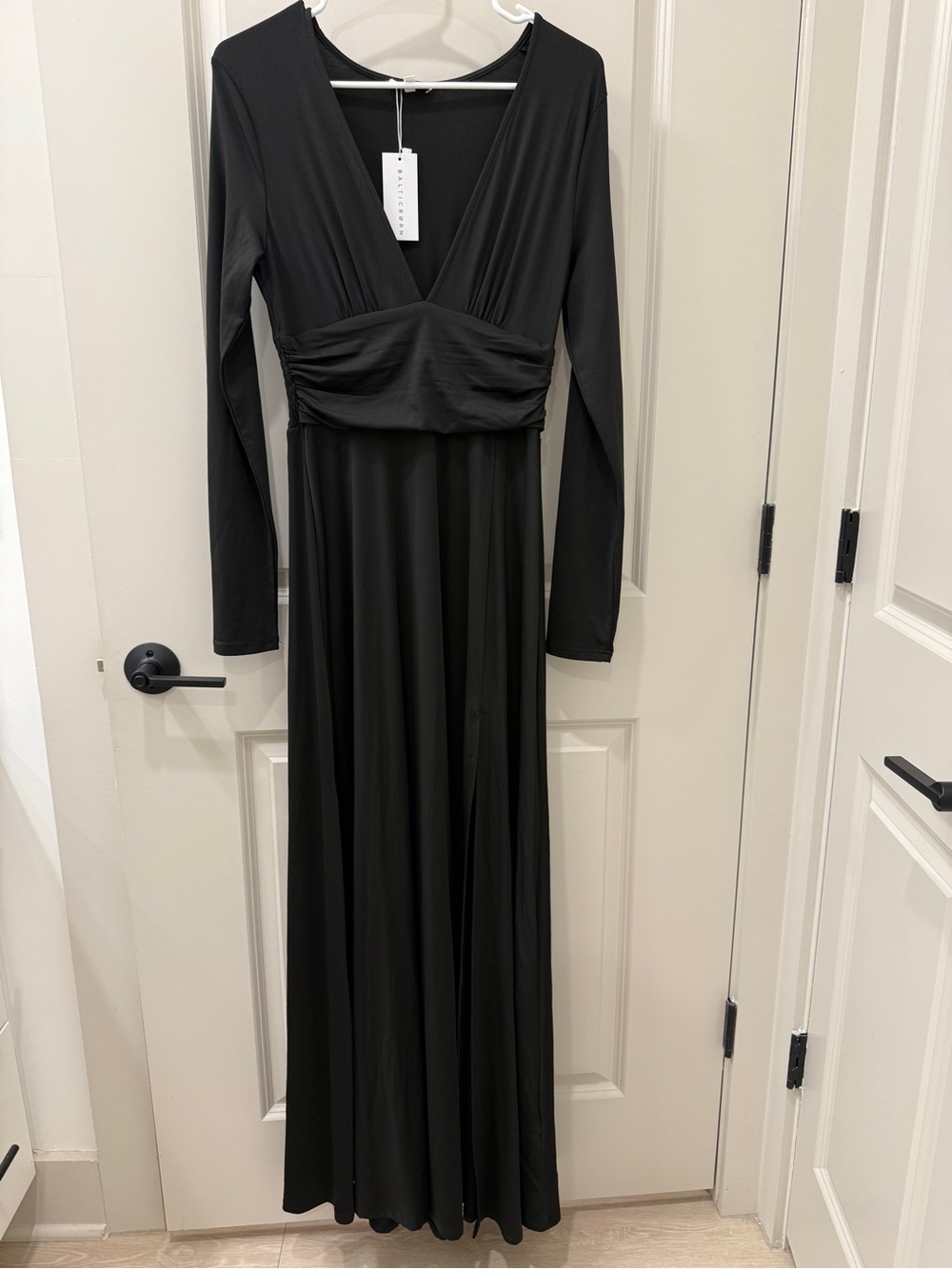 Baltic Born Arianna Maxi Dress Black V-Neck Long Sleeve High Slit Sz M